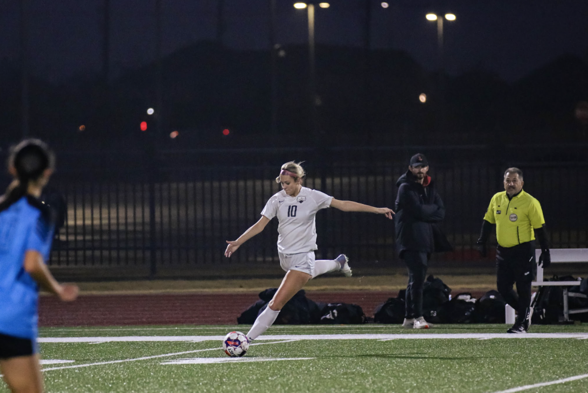 Soccer took on Heritage on Friday, with both teams falling to the Coyotes for the second time this season. Although a loss on both ends, the teams found learning experiences and success in some areas.